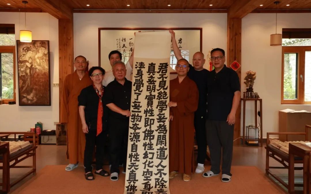 墨香传递 同庆佳节 | 艺术家吴佐仁先生向头陀寺捐赠书法作品